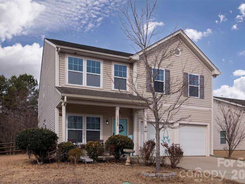 12848 Clydesdale Drive, Midland, NC 28107.  MLS# CAR4340099, YatesRealty ID 3330. Side view of house