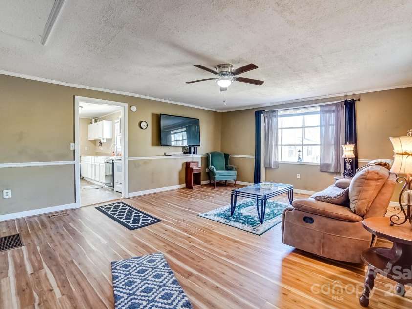 305 Clay Street, Gastonia, NC 28052.  MLS# CAR4223608, YatesRealty ID 3330. 