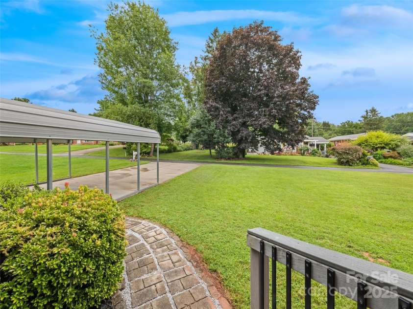 241 Grandview Circle, Waynesville, NC 28786.  MLS# CAR4291843, YatesRealty ID 33300. 