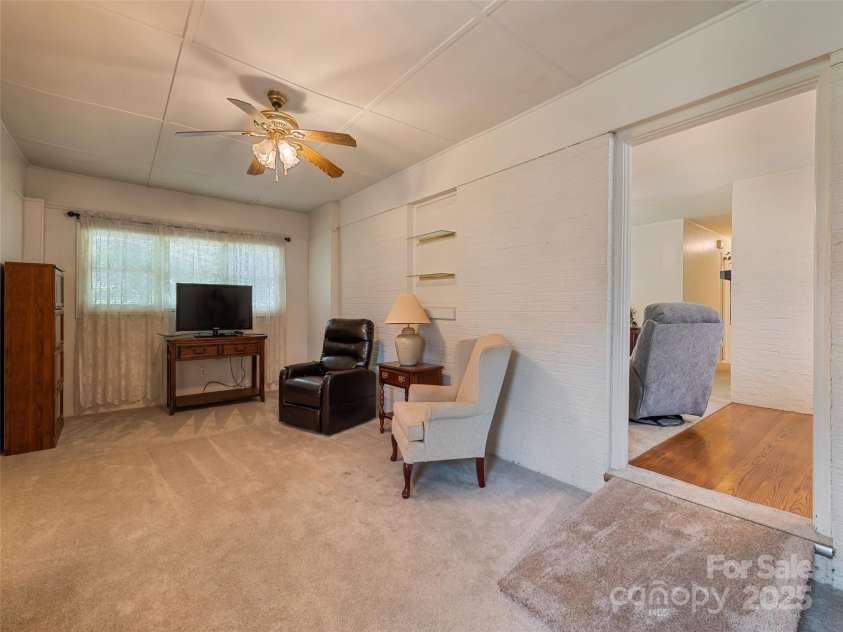 241 Grandview Circle, Waynesville, NC 28786.  MLS# CAR4291843, YatesRealty ID 33300. Den