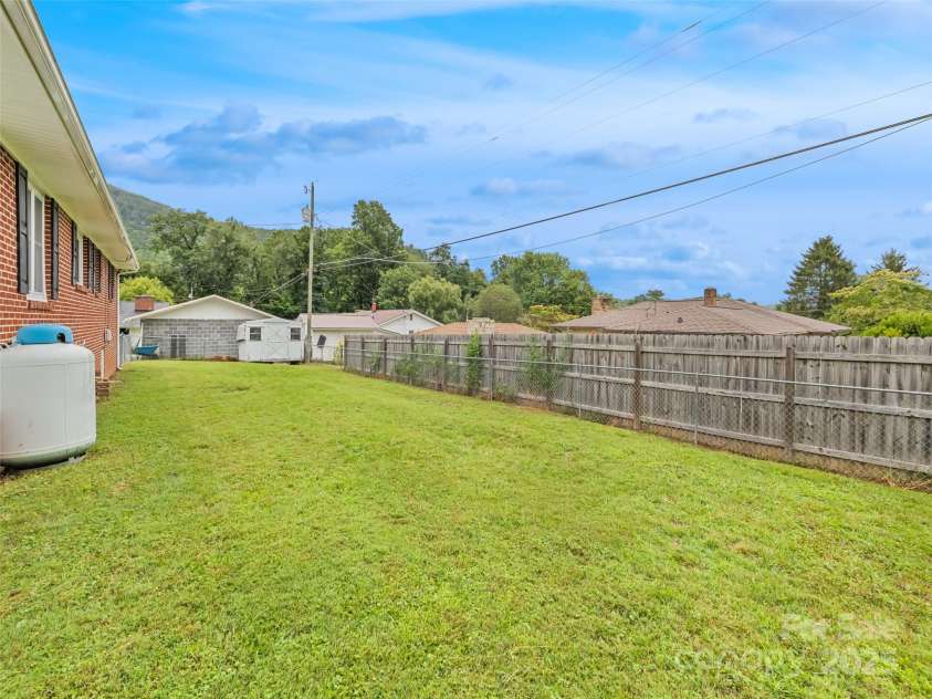 241 Grandview Circle, Waynesville, NC 28786.  MLS# CAR4291843, YatesRealty ID 33300. Fenced in yard