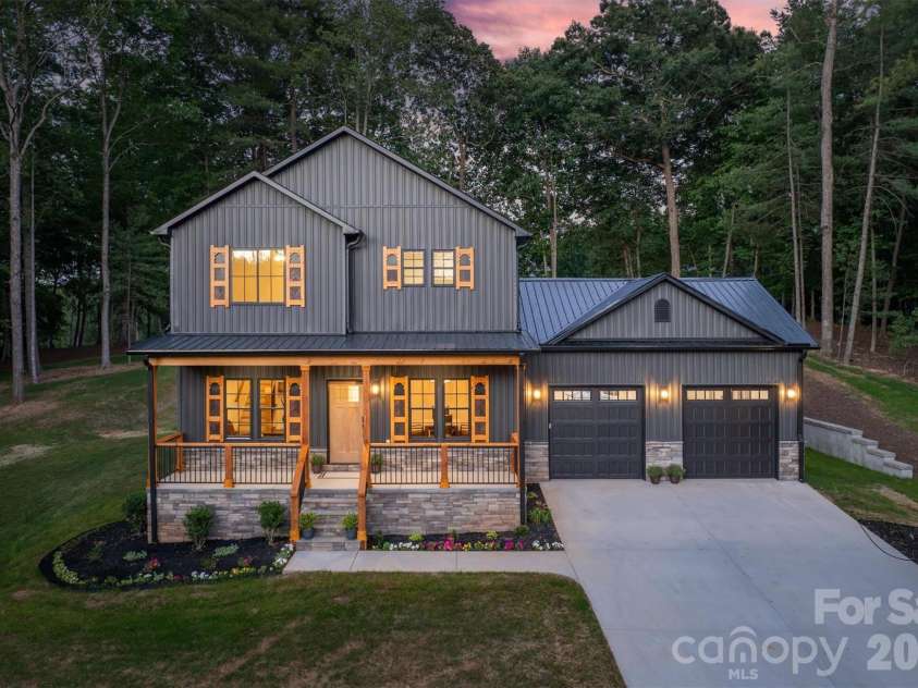 5676 MARBLESTONE Drive, Granite Falls, NC 28630.  MLS# CAR4394597, YatesRealty ID 33300. 