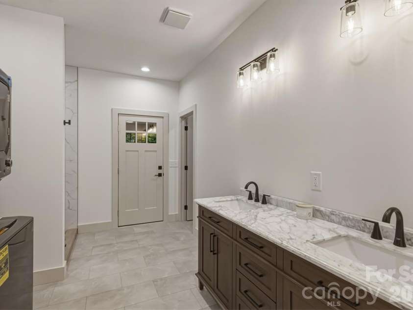 5676 MARBLESTONE Drive, Granite Falls, NC 28630.  MLS# CAR4394597, YatesRealty ID 33300. Primary Bathroom