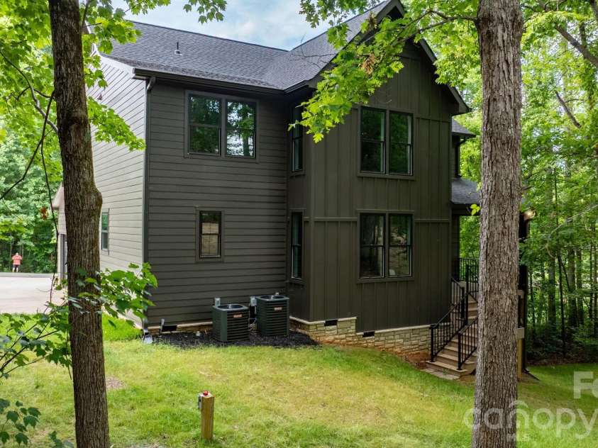 3528 Waterview Trail, Lincolnton, NC 28092.  MLS# CAR4394700, YatesRealty ID 33301. 