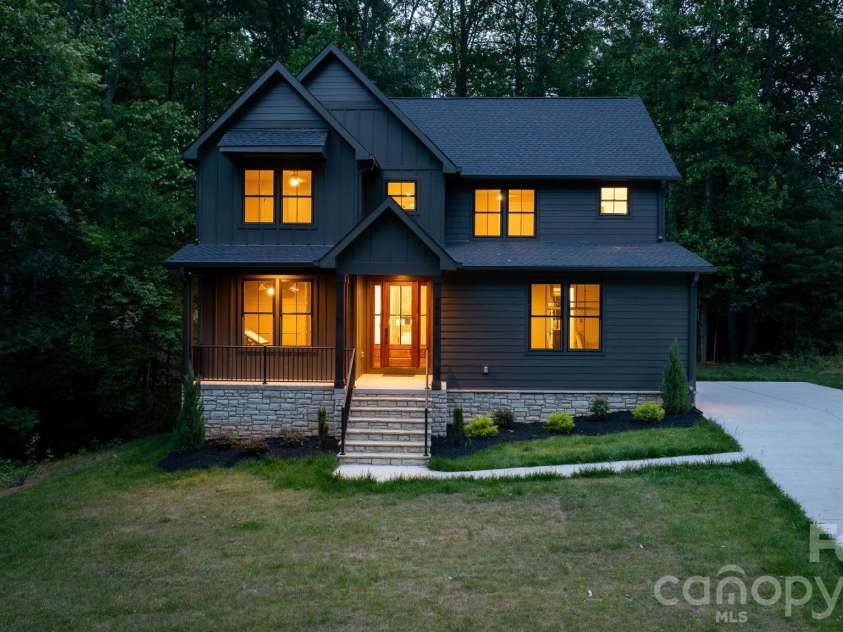3528 Waterview Trail, Lincolnton, NC 28092.  MLS# CAR4394700, YatesRealty ID 33301. 