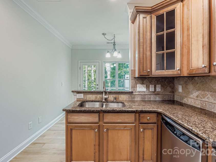 6316 Cory Bret Lane, Charlotte, NC 28278.  MLS# CAR4286668, YatesRealty ID 33301. 