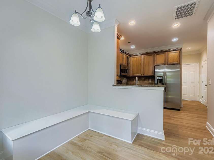 6316 Cory Bret Lane, Charlotte, NC 28278.  MLS# CAR4286668, YatesRealty ID 33301. 