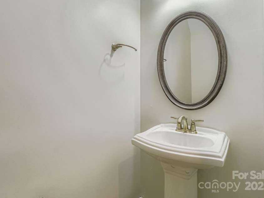 6316 Cory Bret Lane, Charlotte, NC 28278.  MLS# CAR4286668, YatesRealty ID 33301. 