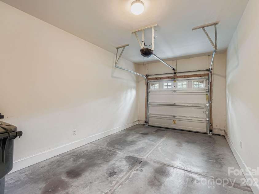 6316 Cory Bret Lane, Charlotte, NC 28278.  MLS# CAR4286668, YatesRealty ID 33301. 