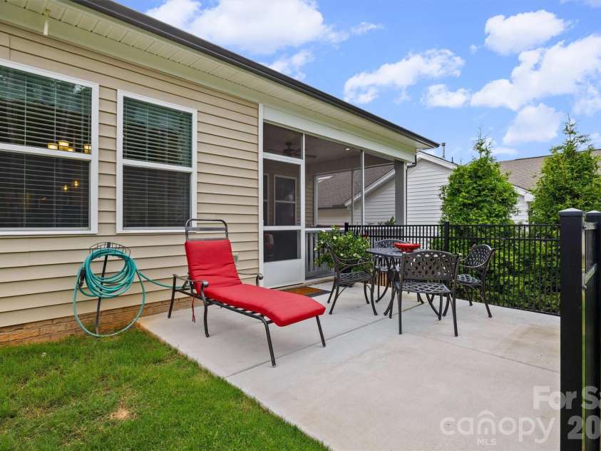 172 Amerson Drive, Rock Hill, SC 29730.  MLS# CAR4395671, YatesRealty ID 33302. 