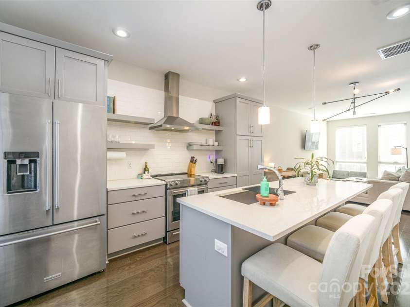 3621 Vallette Court, Charlotte, NC 28203.  MLS# CAR4291648, YatesRealty ID 33302. 