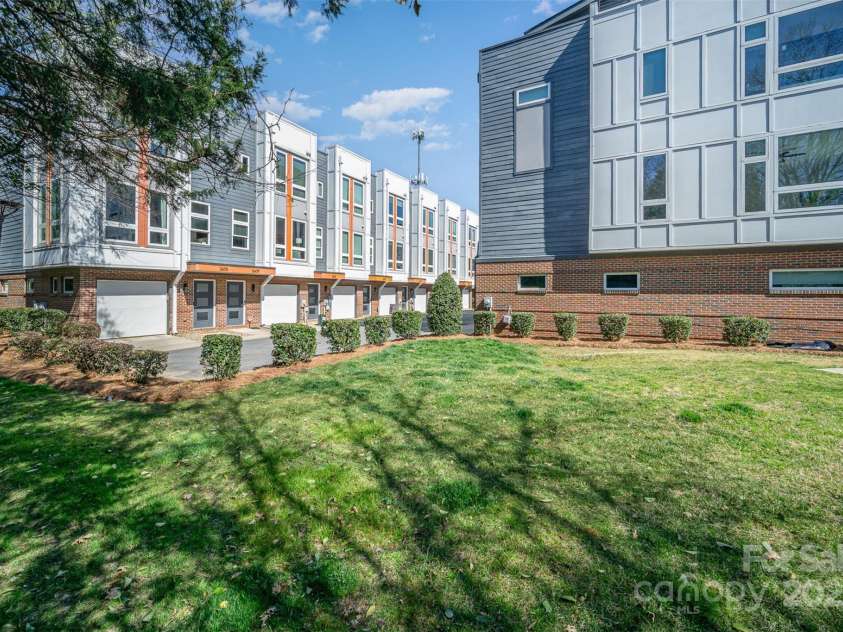 3621 Vallette Court, Charlotte, NC 28203.  MLS# CAR4291648, YatesRealty ID 33302. 