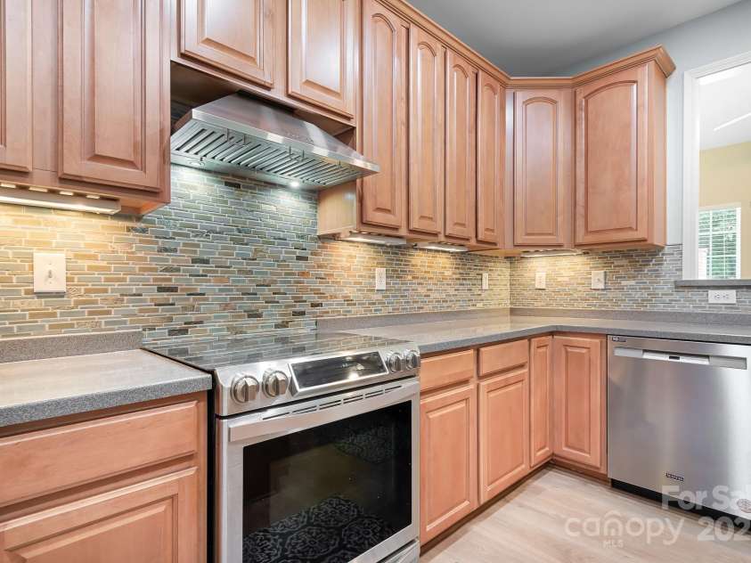 14661 Greenpoint Lane, Huntersville, NC 28078.  MLS# CAR4288934, YatesRealty ID 33304. 