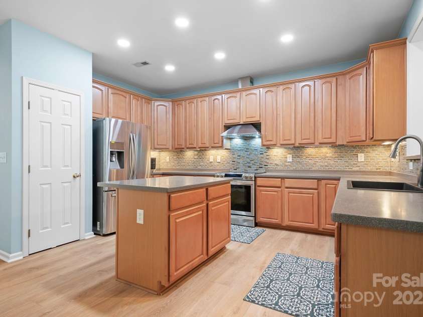 14661 Greenpoint Lane, Huntersville, NC 28078.  MLS# CAR4288934, YatesRealty ID 33304. 