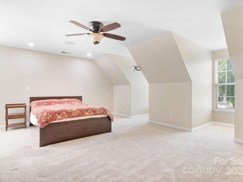 14661 Greenpoint Lane, Huntersville, NC 28078.  MLS# CAR4288934, YatesRealty ID 33304. 