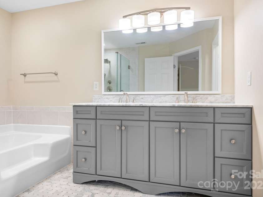 14661 Greenpoint Lane, Huntersville, NC 28078.  MLS# CAR4288934, YatesRealty ID 33304. 