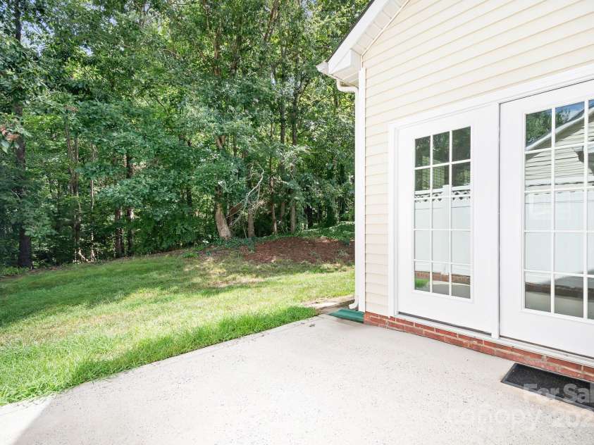14661 Greenpoint Lane, Huntersville, NC 28078.  MLS# CAR4288934, YatesRealty ID 33304. 