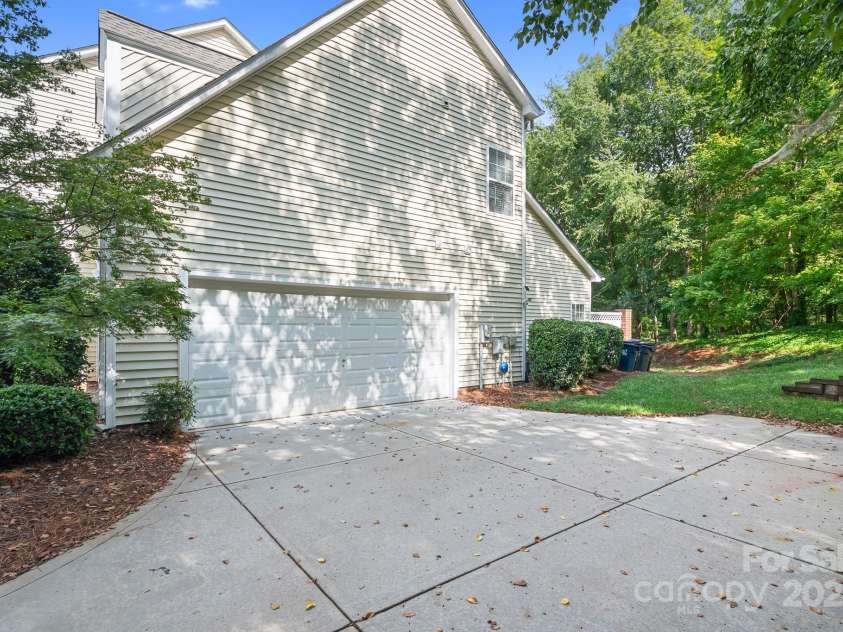 14661 Greenpoint Lane, Huntersville, NC 28078.  MLS# CAR4288934, YatesRealty ID 33304. 