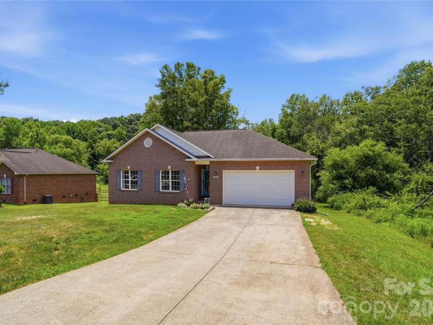 1550 Indian Springs Drive, Conover, NC 28613.  MLS# CAR4395308, YatesRealty ID 33305. 