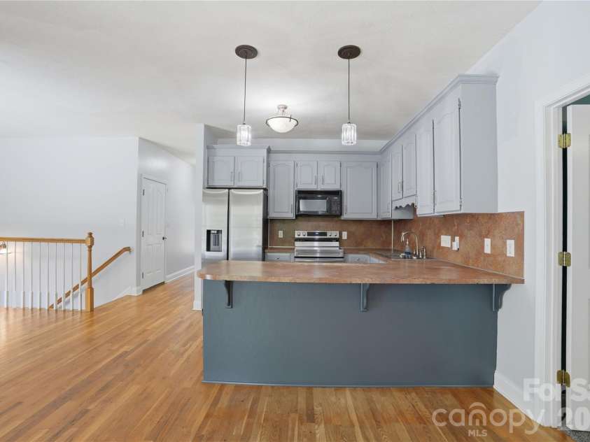 1550 Indian Springs Drive, Conover, NC 28613.  MLS# CAR4395308, YatesRealty ID 33305. 