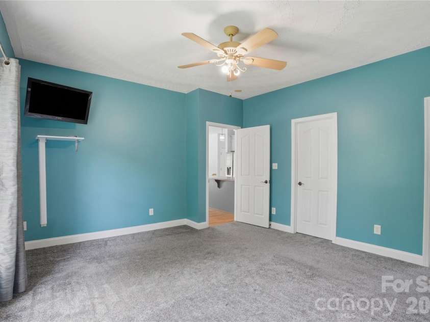 1550 Indian Springs Drive, Conover, NC 28613.  MLS# CAR4395308, YatesRealty ID 33305. 