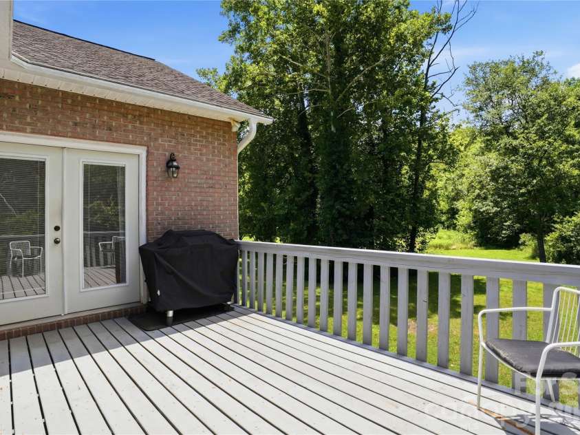 1550 Indian Springs Drive, Conover, NC 28613.  MLS# CAR4395308, YatesRealty ID 33305. 