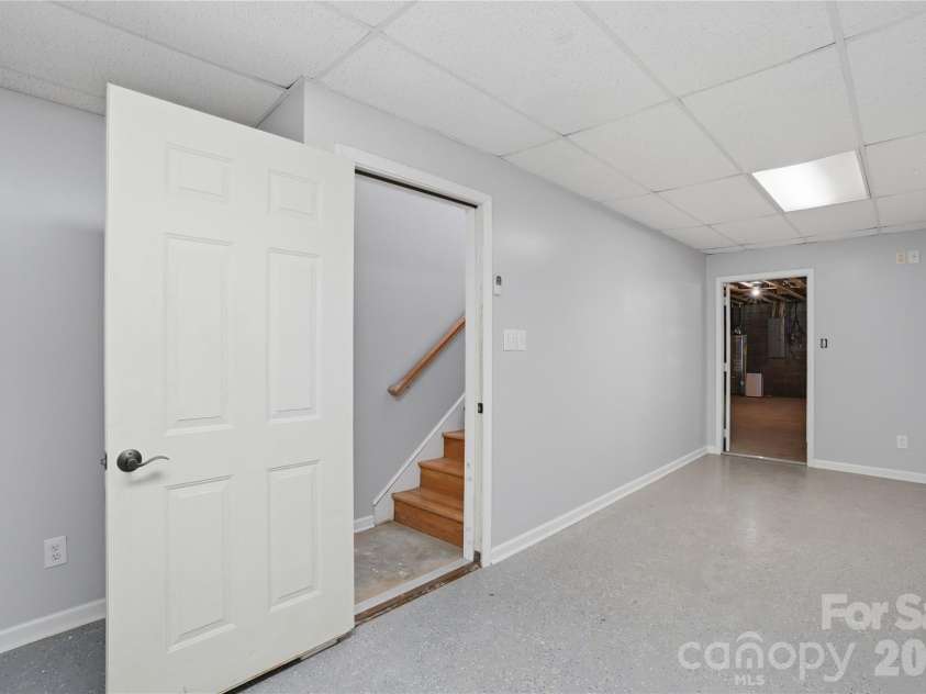 1550 Indian Springs Drive, Conover, NC 28613.  MLS# CAR4395308, YatesRealty ID 33305. 
