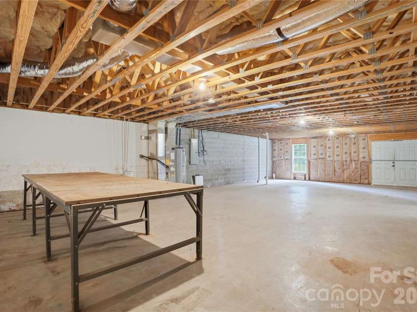 1550 Indian Springs Drive, Conover, NC 28613.  MLS# CAR4395308, YatesRealty ID 33305. 