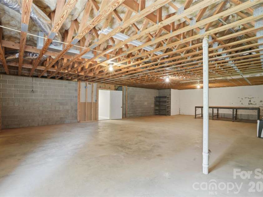 1550 Indian Springs Drive, Conover, NC 28613.  MLS# CAR4395308, YatesRealty ID 33305. 