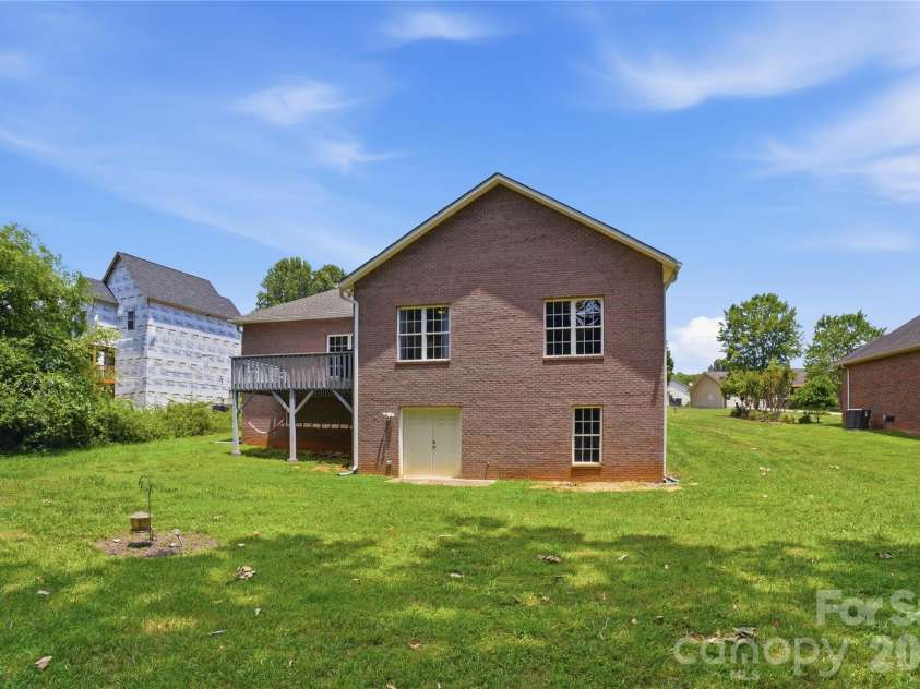 1550 Indian Springs Drive, Conover, NC 28613.  MLS# CAR4395308, YatesRealty ID 33305. 