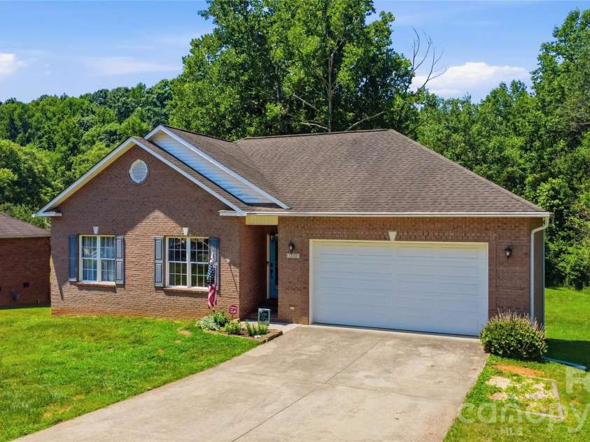 1550 Indian Springs Drive, Conover, NC 28613.  MLS# CAR4395308, YatesRealty ID 33305. 