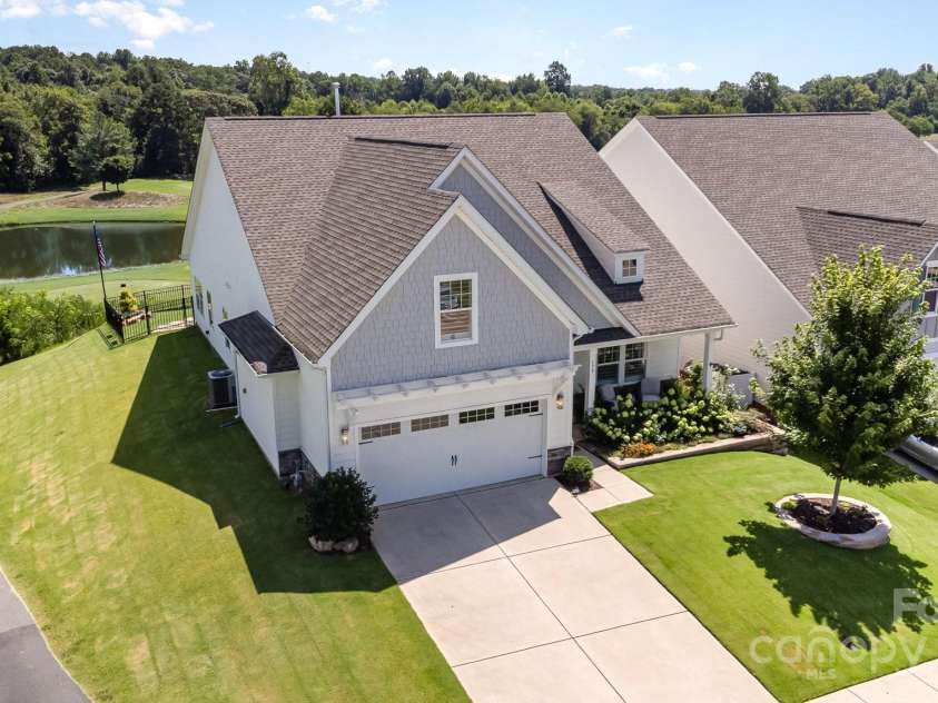 179 Canada Drive, Statesville, NC 28677.  MLS# CAR4281918, YatesRealty ID 33306. 