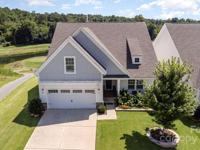 179 Canada Drive, Statesville, NC 28677.  MLS# CAR4281918, YatesRealty ID 33306. 