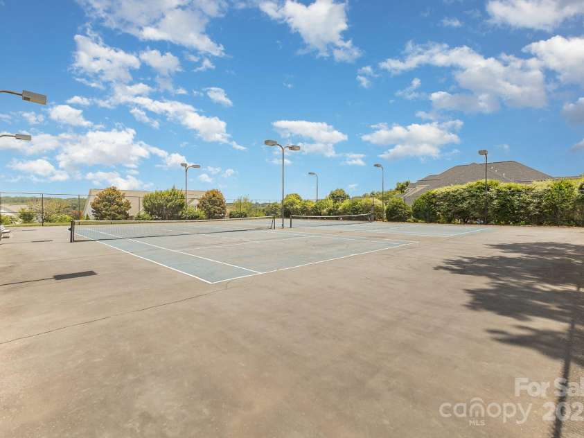 179 Canada Drive, Statesville, NC 28677.  MLS# CAR4281918, YatesRealty ID 33306. 