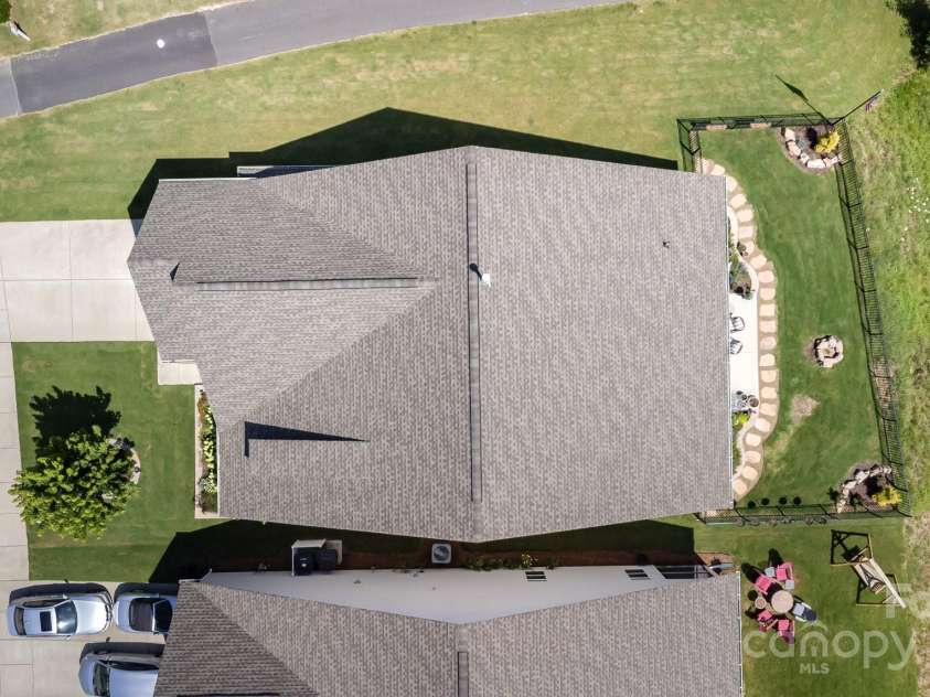 179 Canada Drive, Statesville, NC 28677.  MLS# CAR4281918, YatesRealty ID 33306. 