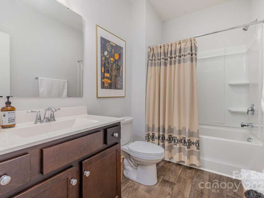 179 Canada Drive, Statesville, NC 28677.  MLS# CAR4281918, YatesRealty ID 33306. Guest bath