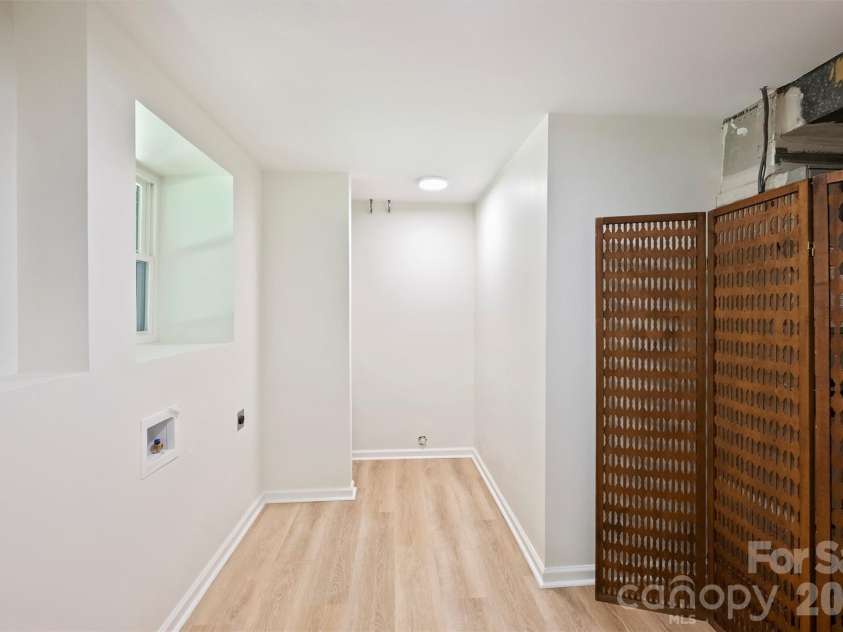 7323 Rollingridge Drive, Charlotte, NC 28211.  MLS# CAR4427779, YatesRealty ID 33306. 