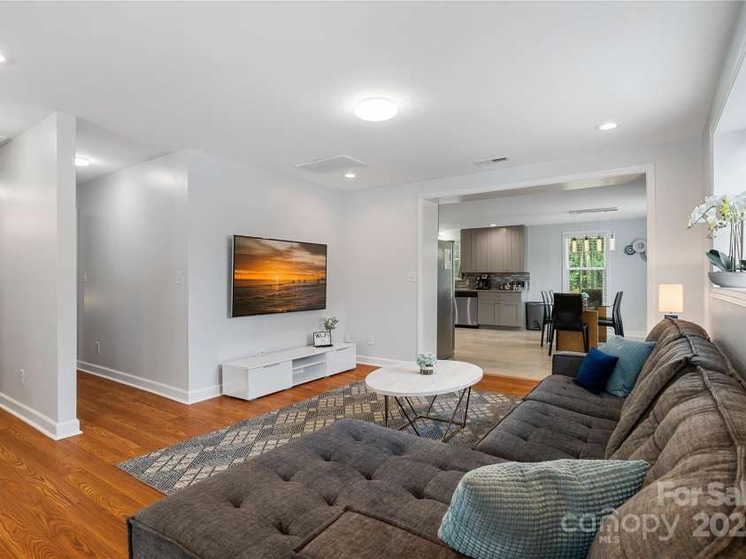 2510 Sherrill Street, Charlotte, NC 28208.  MLS# CAR4294165, YatesRealty ID 33307. 
