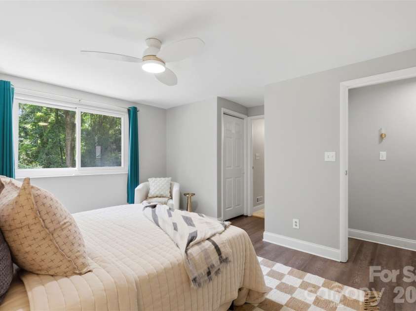 716 Regency Drive, Charlotte, NC 28211.  MLS# CAR4396027, YatesRealty ID 33307. 