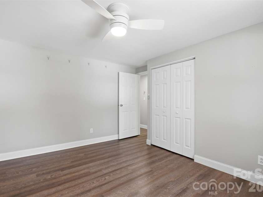 716 Regency Drive, Charlotte, NC 28211.  MLS# CAR4396027, YatesRealty ID 33307. 