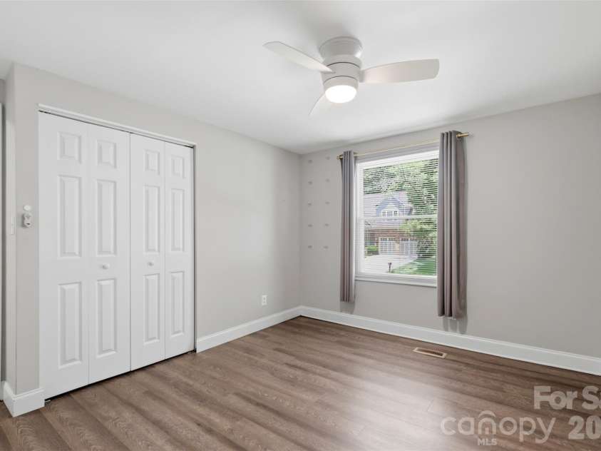 716 Regency Drive, Charlotte, NC 28211.  MLS# CAR4396027, YatesRealty ID 33307. 