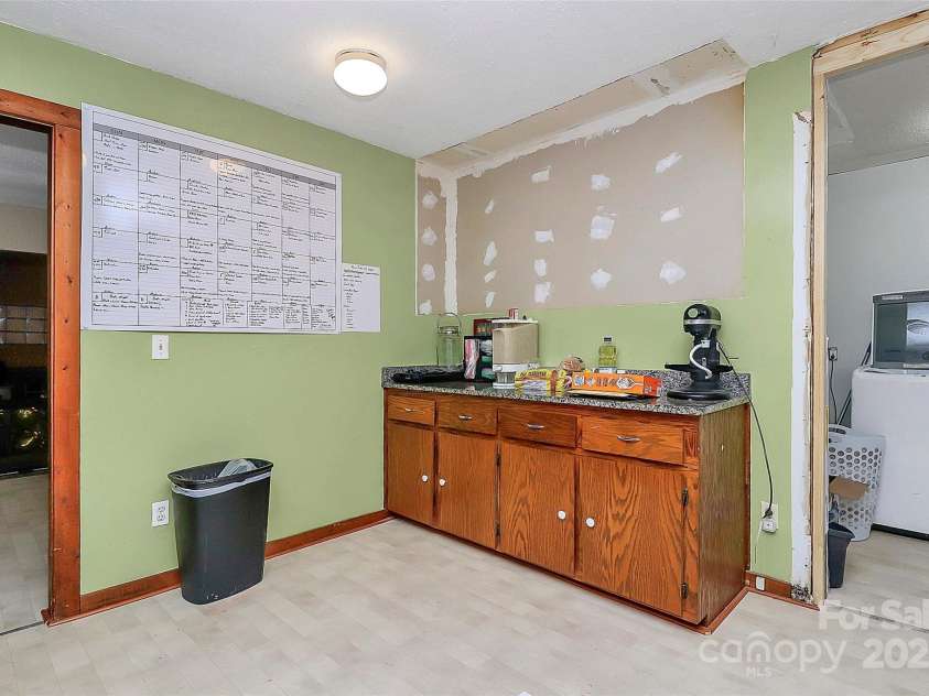 304 Deerchase Circle, Statesville, NC 28625.  MLS# CAR4293575, YatesRealty ID 33308. 