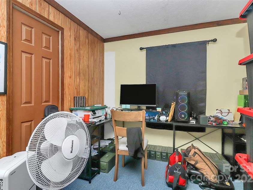 304 Deerchase Circle, Statesville, NC 28625.  MLS# CAR4293575, YatesRealty ID 33308. 