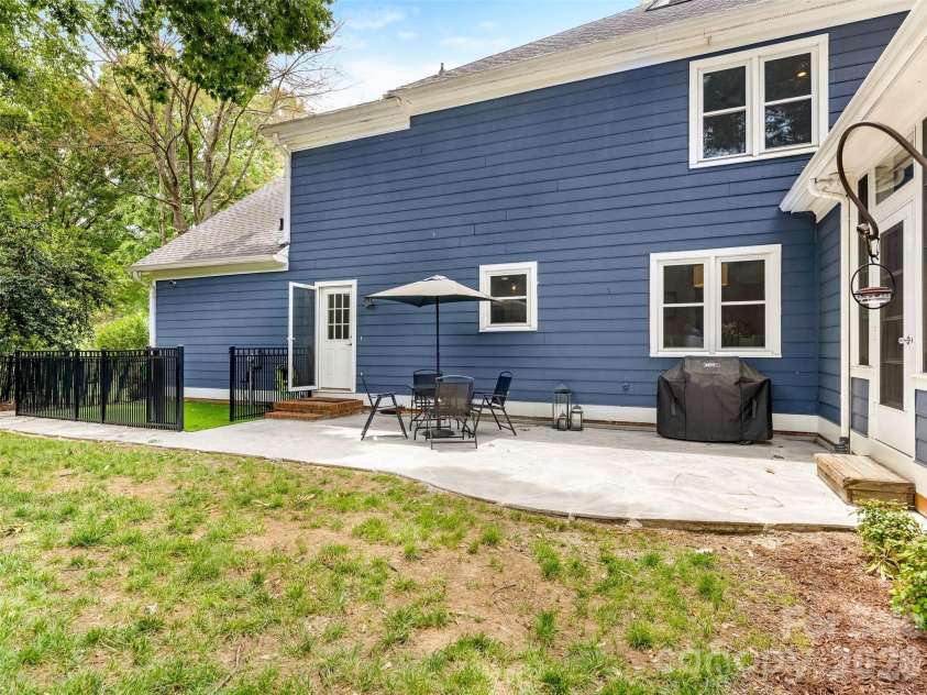9317 Hanover South Trail, Charlotte, NC 28210.  MLS# CAR4397281, YatesRealty ID 33308. 