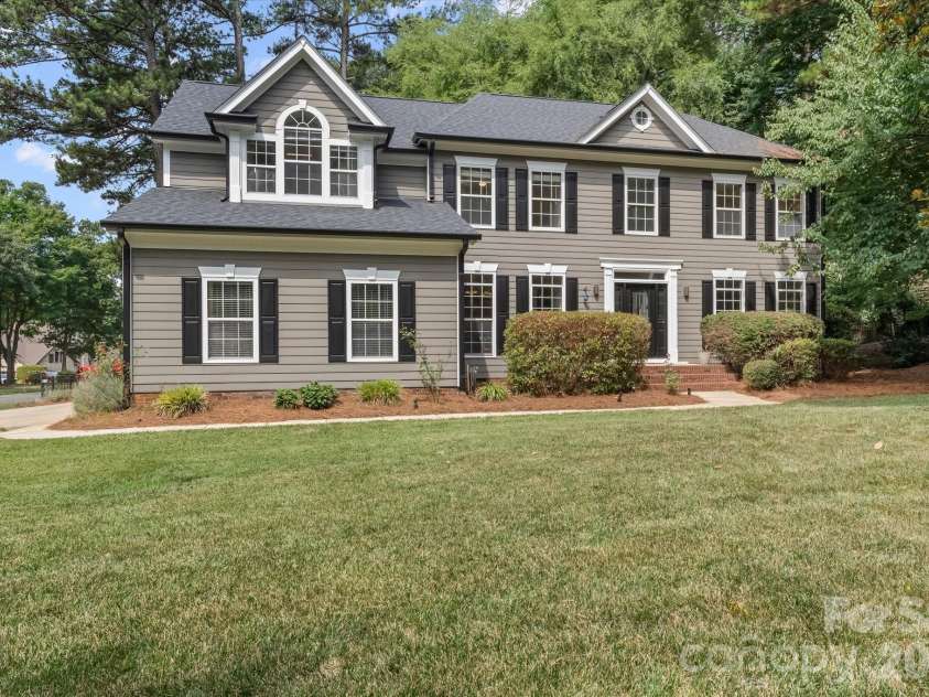 122 Lake Pine Road, Mooresville, NC 28117.  MLS# CAR4397434, YatesRealty ID 33309. 