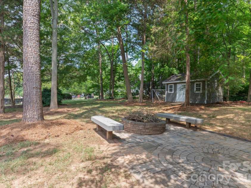122 Lake Pine Road, Mooresville, NC 28117.  MLS# CAR4397434, YatesRealty ID 33309. 