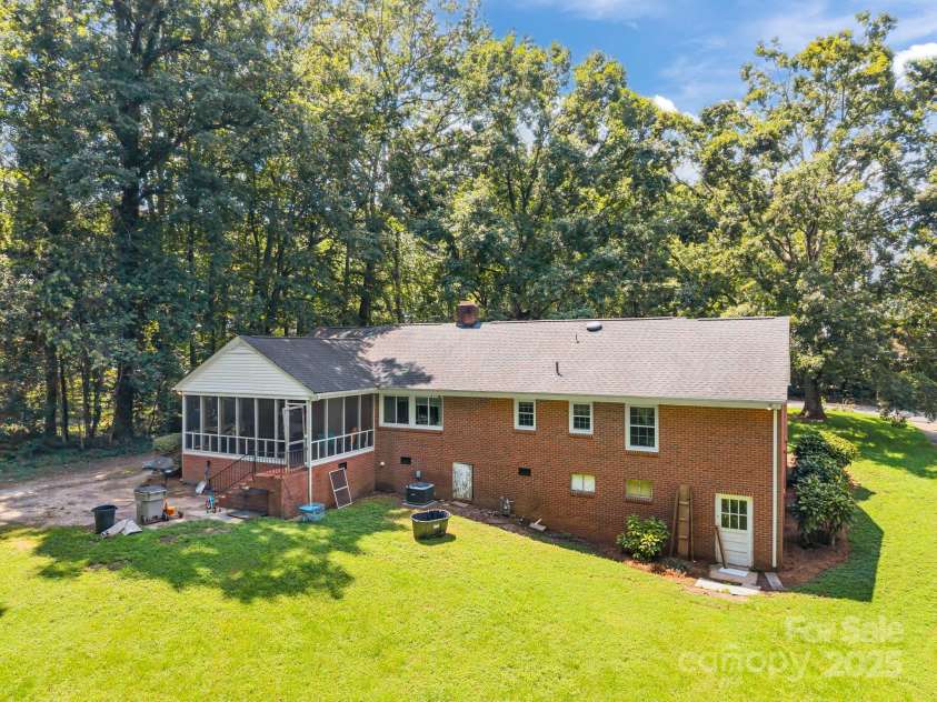 710 Owens Drive, Gastonia, NC 28054.  MLS# CAR4293681, YatesRealty ID 33309. 