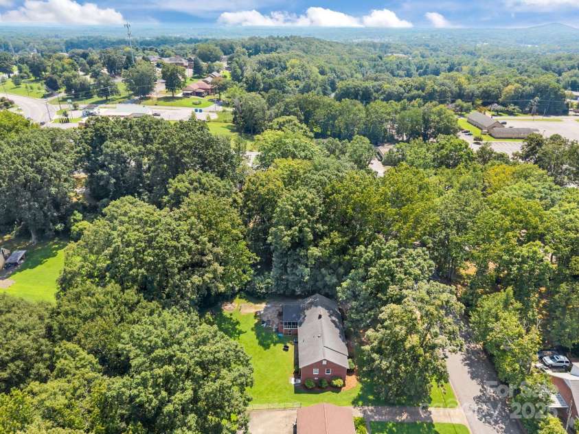 710 Owens Drive, Gastonia, NC 28054.  MLS# CAR4293681, YatesRealty ID 33309. 