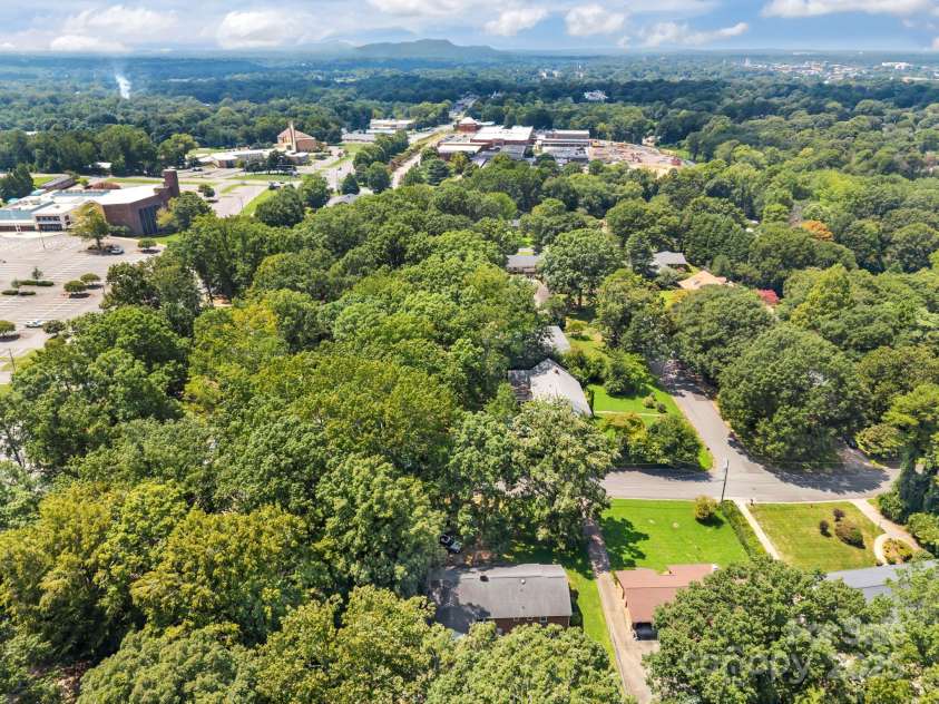 710 Owens Drive, Gastonia, NC 28054.  MLS# CAR4293681, YatesRealty ID 33309. 