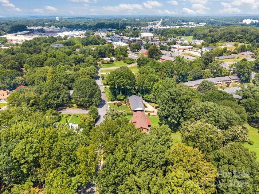 710 Owens Drive, Gastonia, NC 28054.  MLS# CAR4293681, YatesRealty ID 33309. 